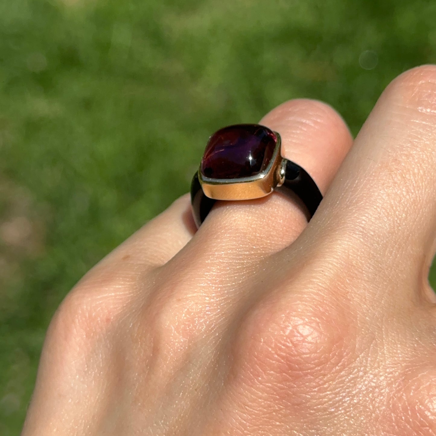 Estate 18KT Yellow Gold Black Onyx Band + Cabochon Rhodolite Garnet Ring