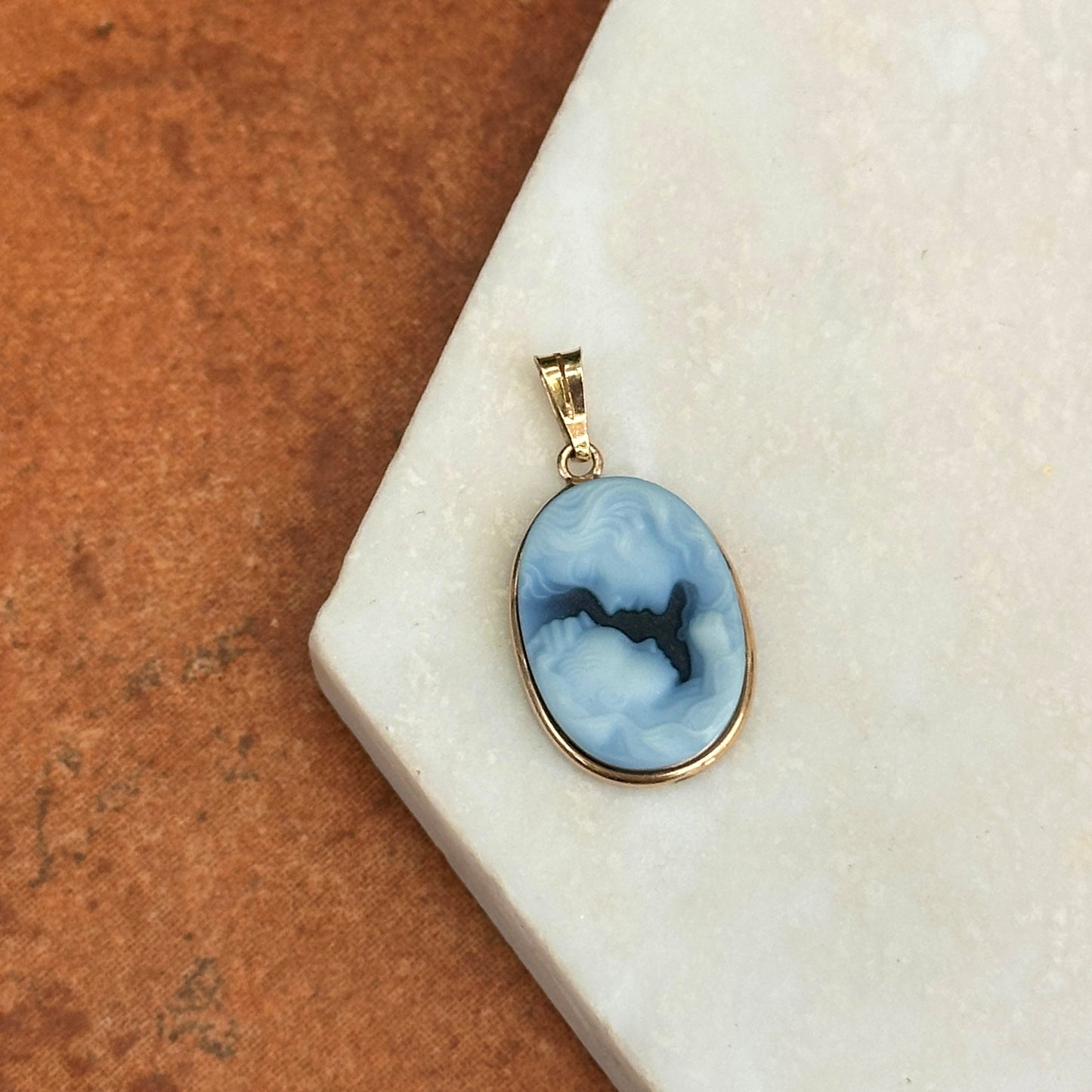Estate 14KT Yellow Gold Oval Blue Mom and Baby Cameo Bezel Pendant