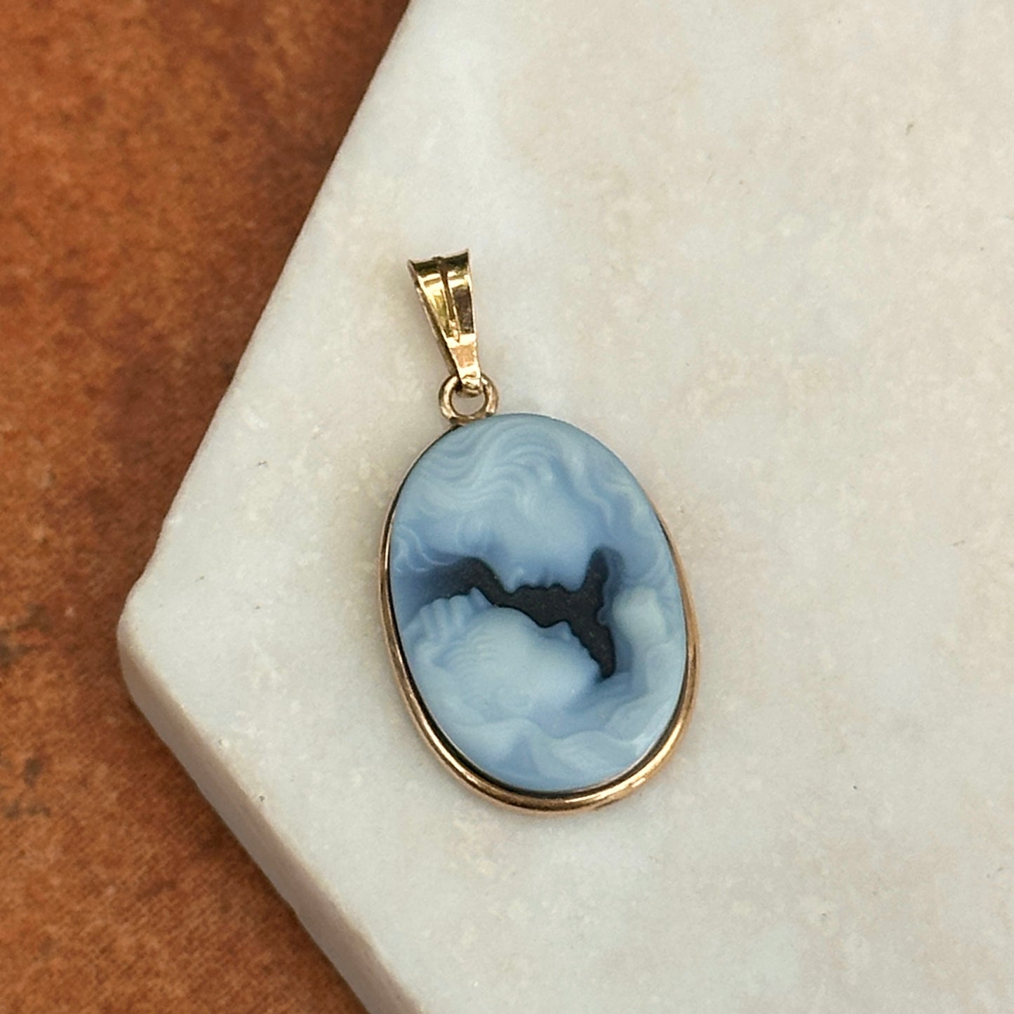 Estate 14KT Yellow Gold Oval Blue Mom and Baby Cameo Bezel Pendant
