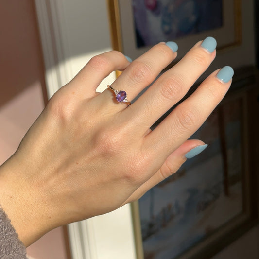 Vintage 14K Yellow Gold Oval Purple Amethyst + Round Diamond Accent Ring 5.5