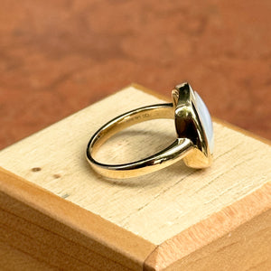 14KT Yellow Gold Bezel Trapezoid Mother of Pearl Ring