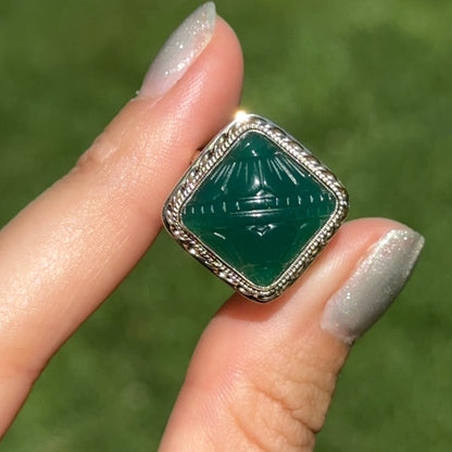 Estate 14KT Yellow Gold Carved Green Onyx Bezel Ring