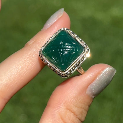 Estate 14KT Yellow Gold Carved Green Onyx Bezel Ring