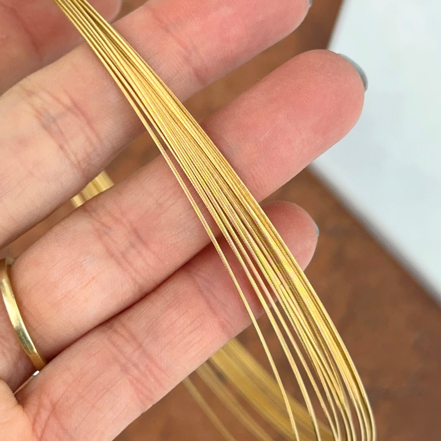 18KT Gold Plated Stainless Steel 15-Strand Wire Collar Necklace Alligator Clasp