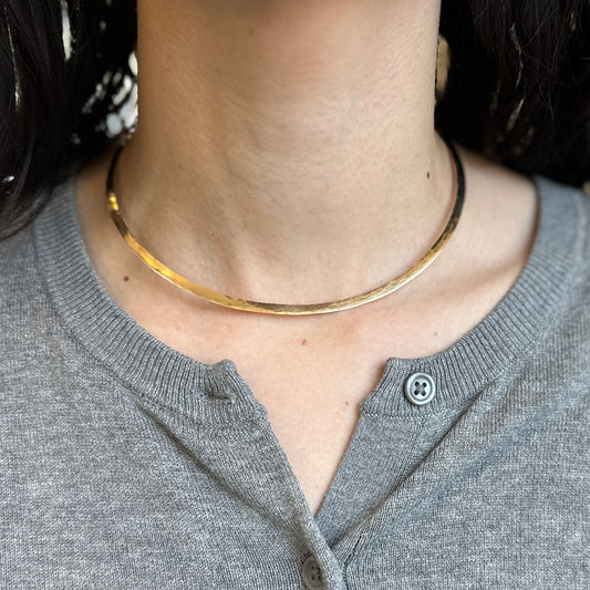 Vintage 14KT Yellow Gold Polished Hammered 3.3mm Stiff Round Collar Necklace