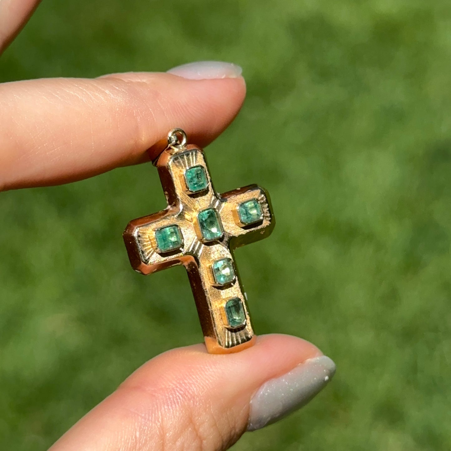 Estate 18KT Yellow Gold Puffed Emerald Cross Pendant 35mm