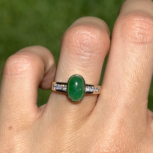 Estate 14KT Yellow Gold Cabochon Green Jade + Diamond Band Ring