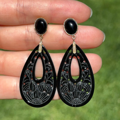 Estate 14KT Yellow Gold Teardrop Carved Onyx Dangle Earrings