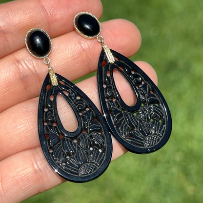 Estate 14KT Yellow Gold Teardrop Carved Onyx Dangle Earrings