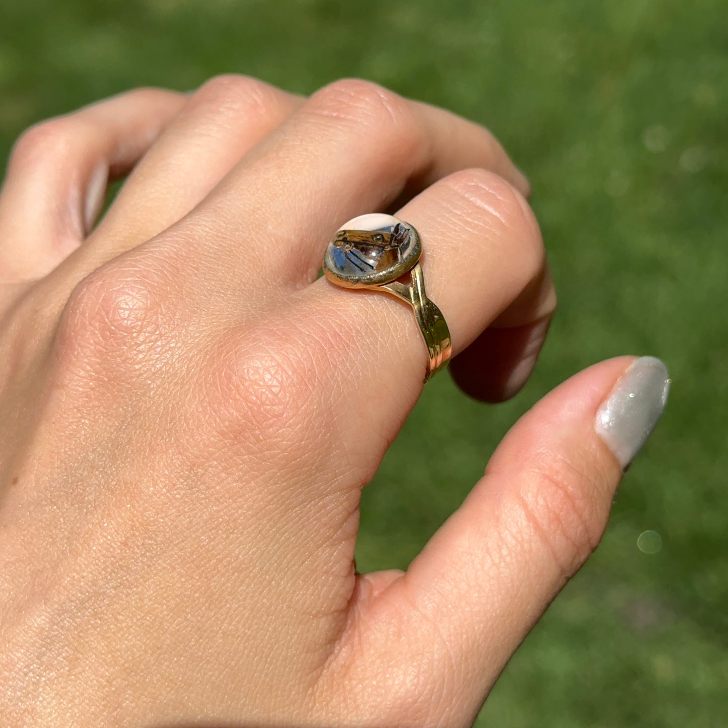 Estate Gold-Tone Round Glass Painted Horse Ring Adjustable