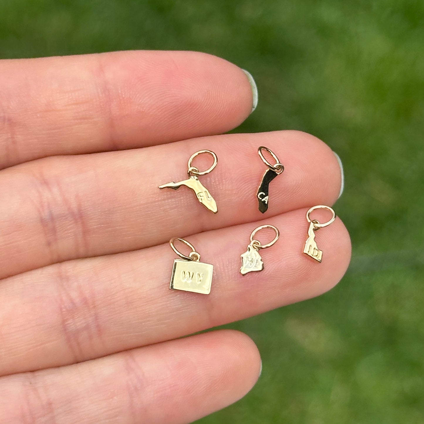 14KT Yellow Gold US State Mini Pendant Charm