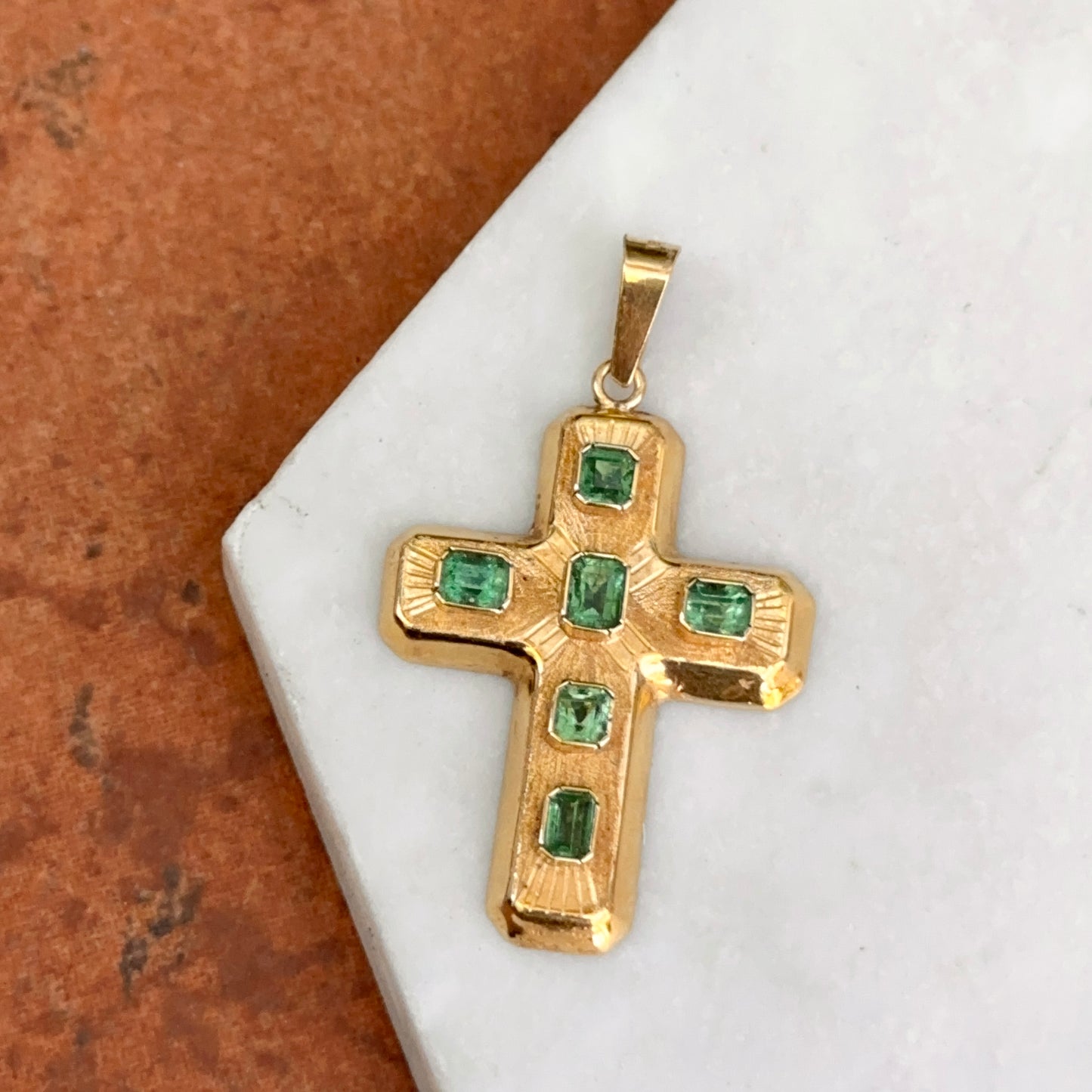 Estate 18KT Yellow Gold Puffed Emerald Cross Pendant 35mm