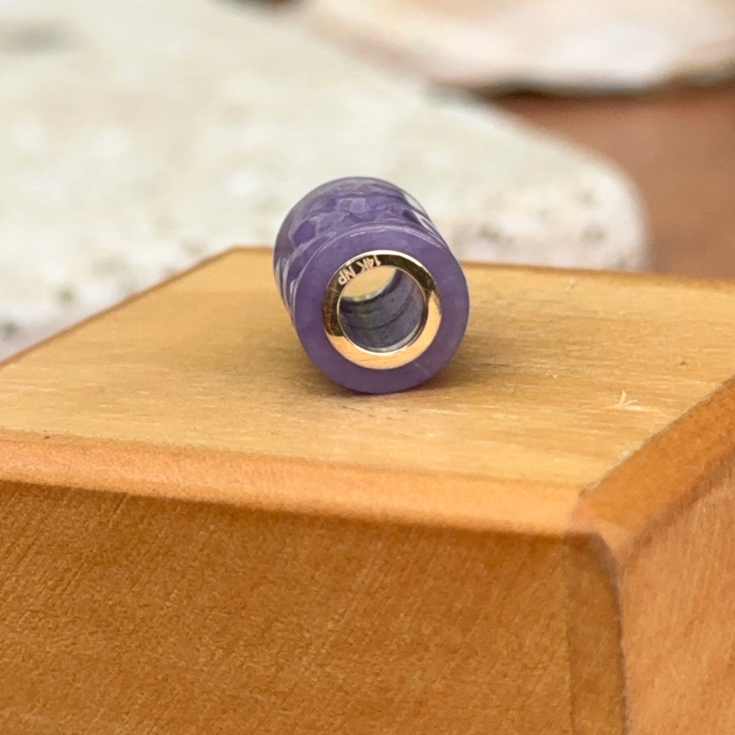 14KT Yellow Gold Carved Lavender Jade Oval Pendant Charm Slide