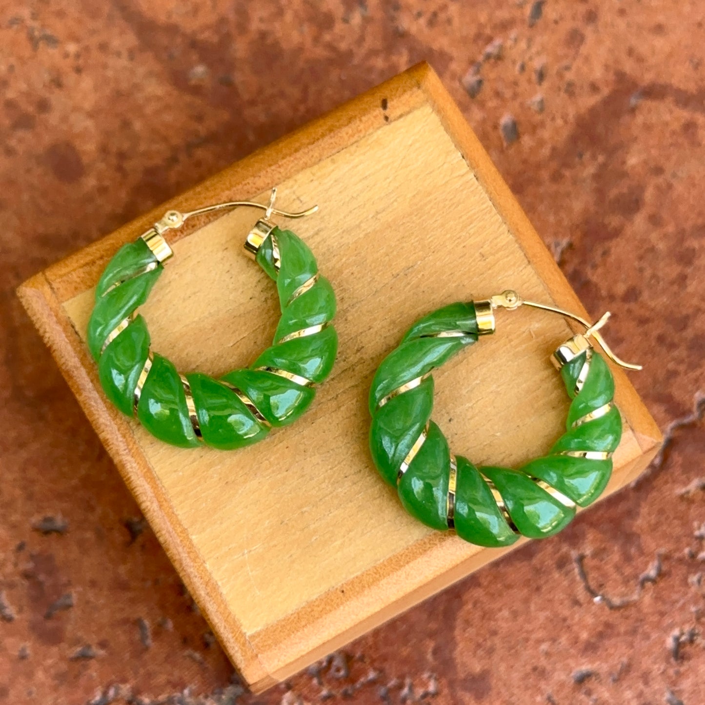 Estate 14KT Yellow Gold Ribbed Green Jade Hoop Earrings 25mm