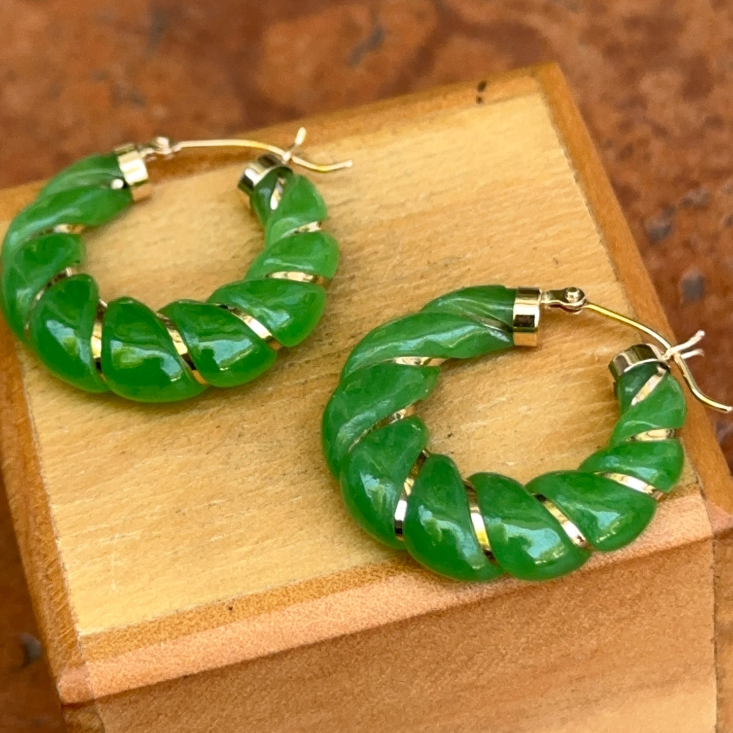 Estate 14KT Yellow Gold Ribbed Green Jade Hoop Earrings 25mm