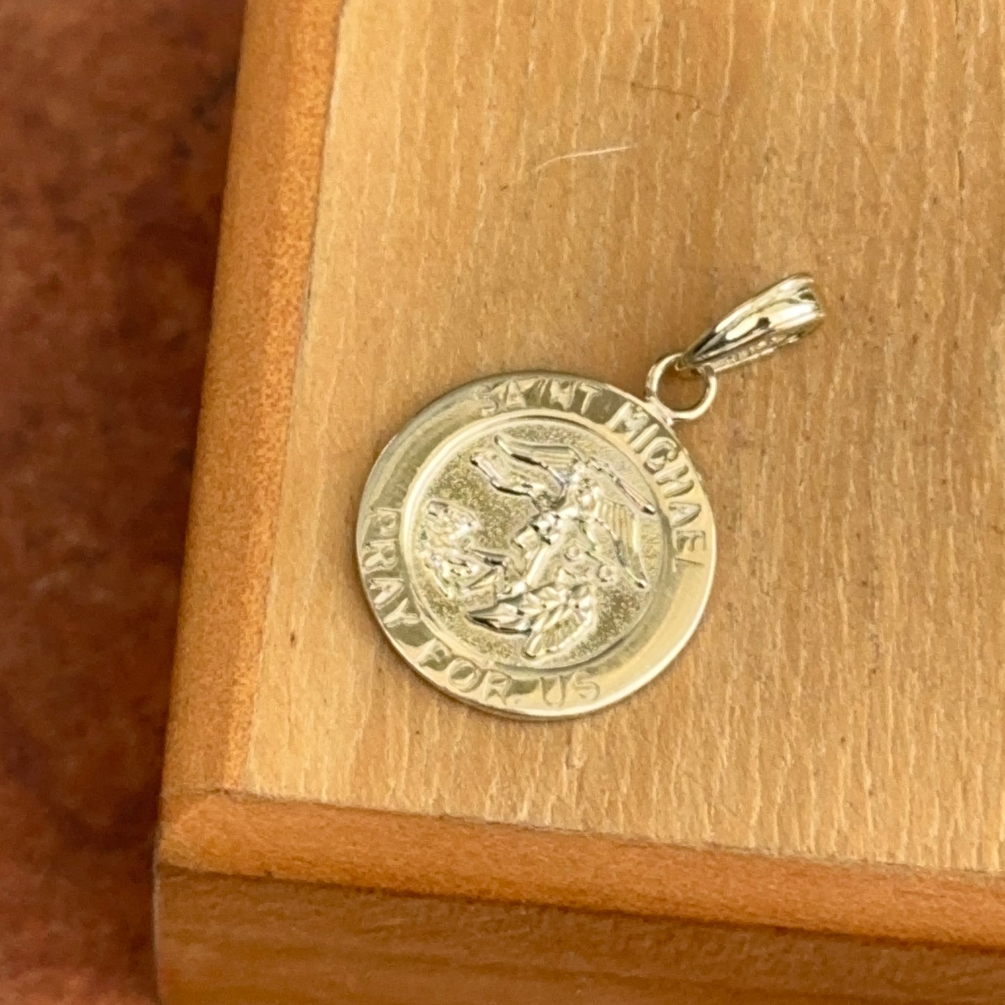 10KT Yellow Gold Round St.Michael Medal Pendant Charm 14.87mm