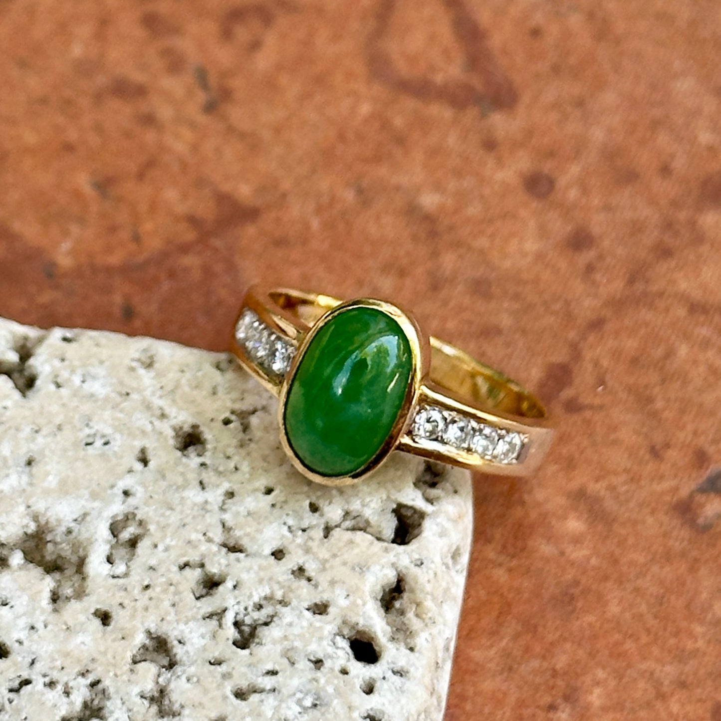 Estate 14KT Yellow Gold Cabochon Green Jade + Diamond Band Ring