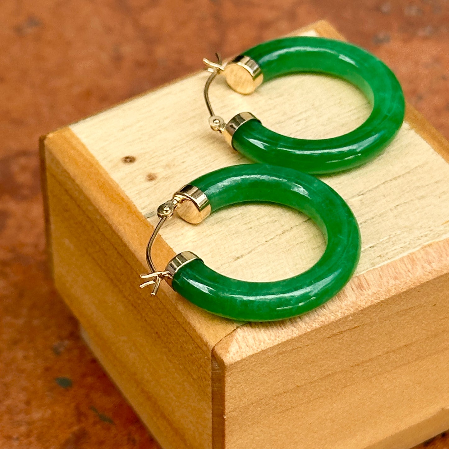 Estate 14KT Yellow Gold Dark Green Jade Tube Hoop Earrings