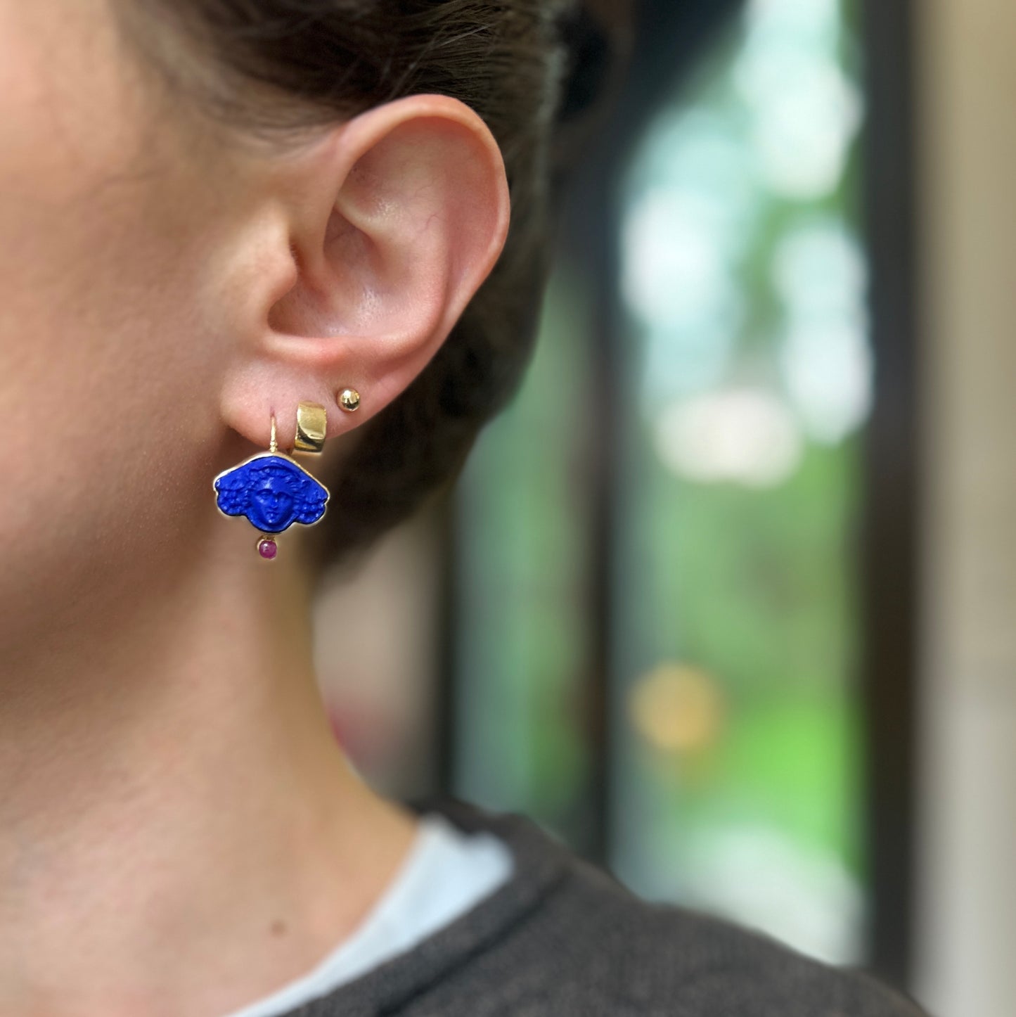 Estate 14KT Yellow Gold Polished Italian Carved Blue Lapis 3D Medusa + Cabochon Ruby Earrings