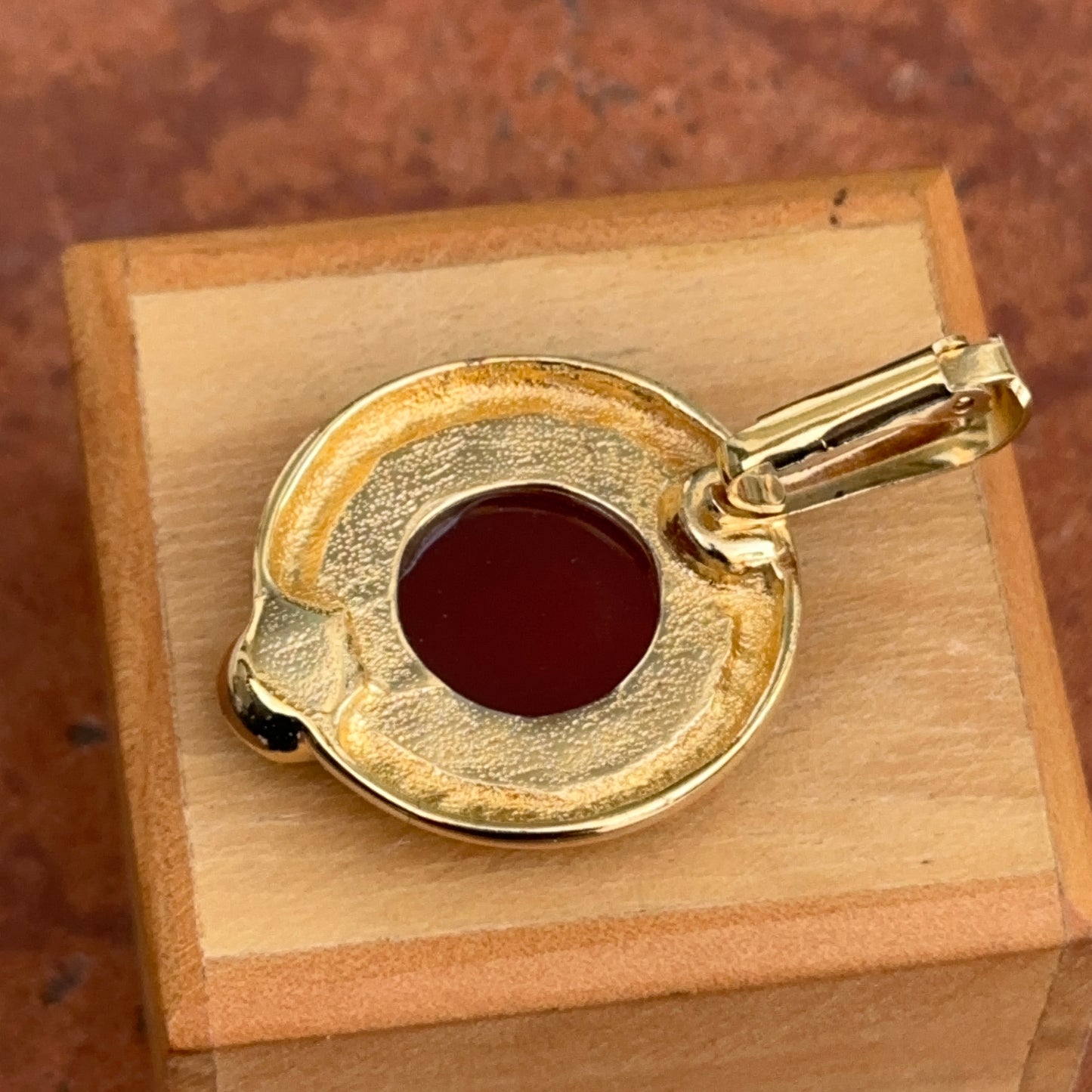Vintage Gold Tone Replica Roman Intalio Carnelian Onyx Coin Pendant
