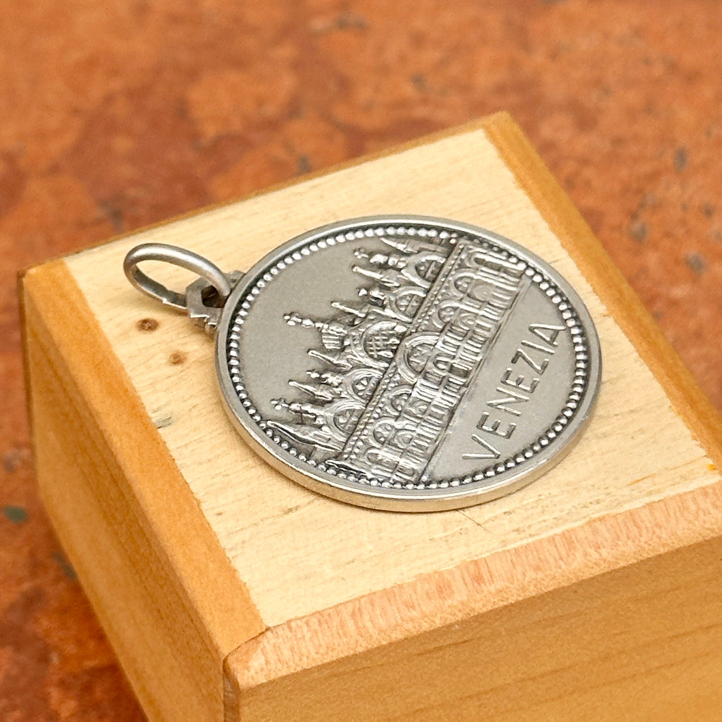 Sterling Silver Antiqued Venice Venezia Round Medal Pendant 30mm