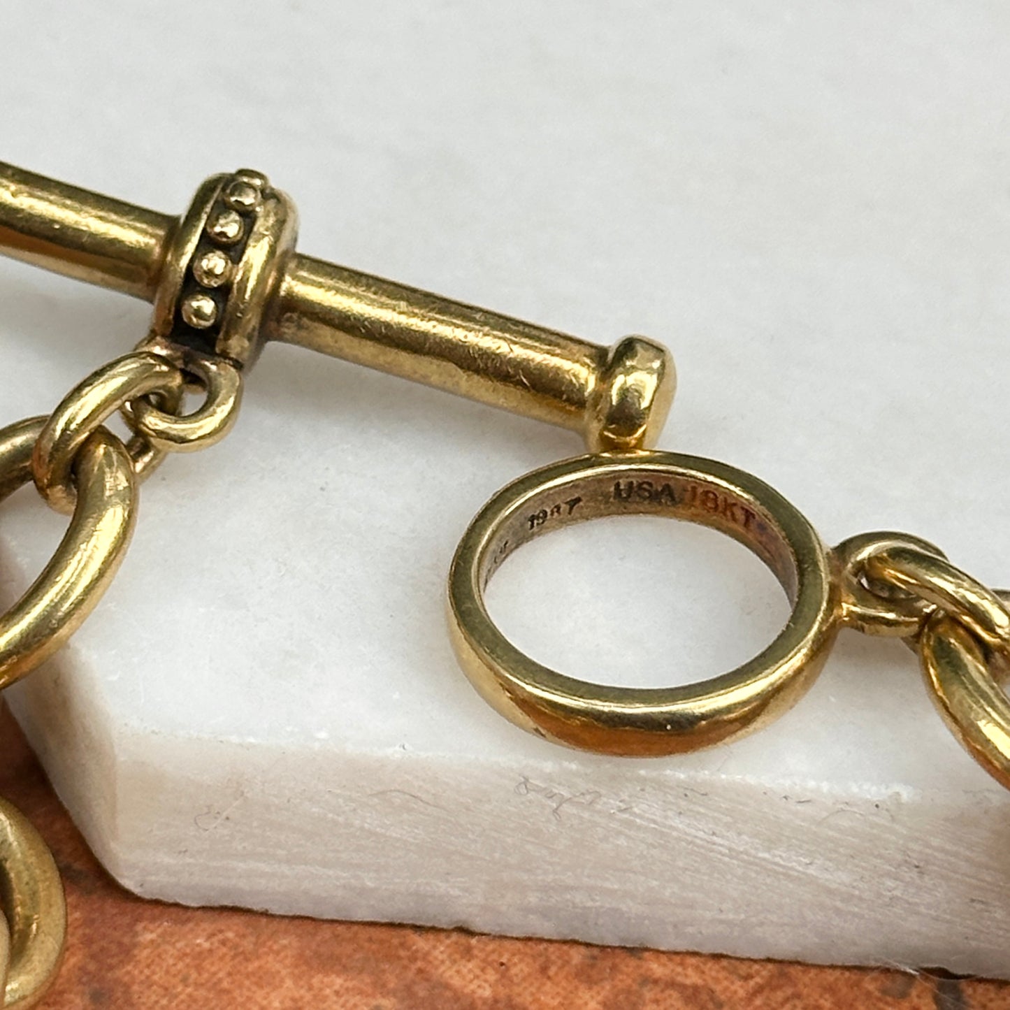 Estate 18KT Yellow Gold Vahe Naltchayan Oval Carnelian + Onyx Toggle Bracelet