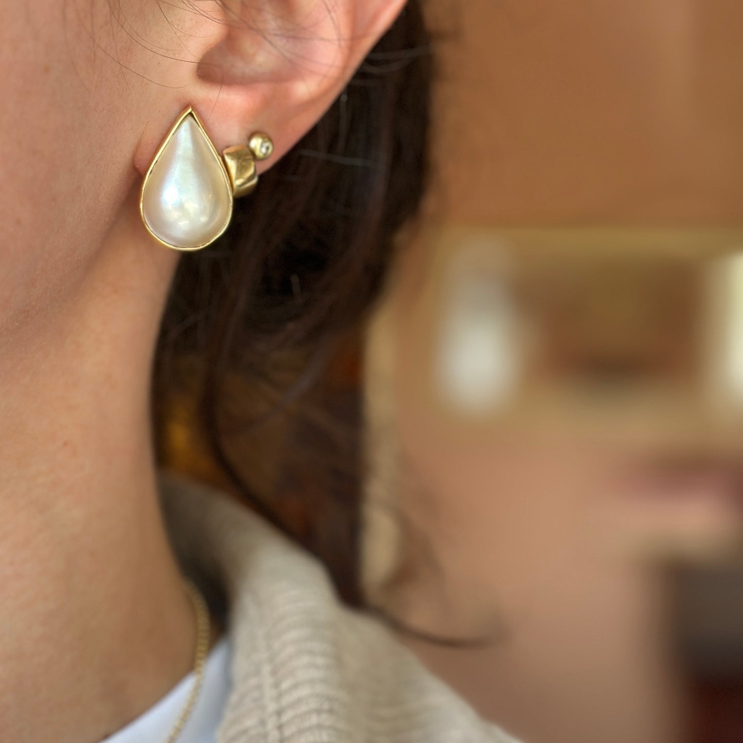 Estate 14KT Yellow Gold Teardrop Mabe Pearl Omega Back Earrings