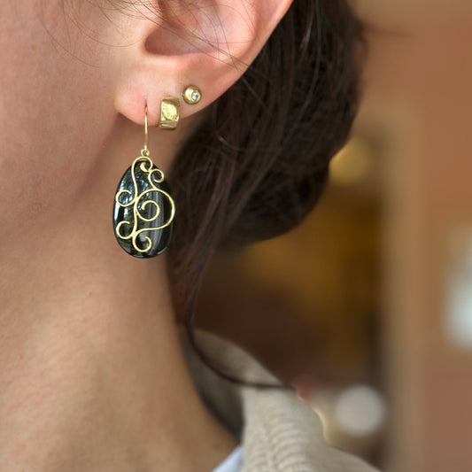 Estate 14KT Yellow Gold Teardrop Onyx Swirl Design Earrings