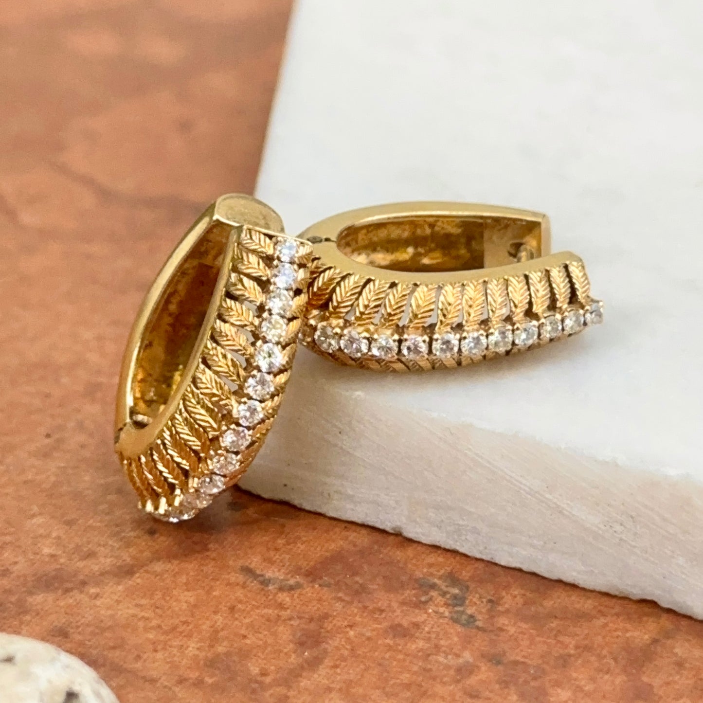 Estate 14KT Yellow Gold Mid Century Bark Matte & Diamond Oval Hoop Earrings