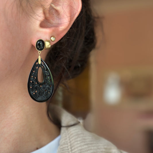 Estate 14KT Yellow Gold Teardrop Carved Onyx Dangle Earrings