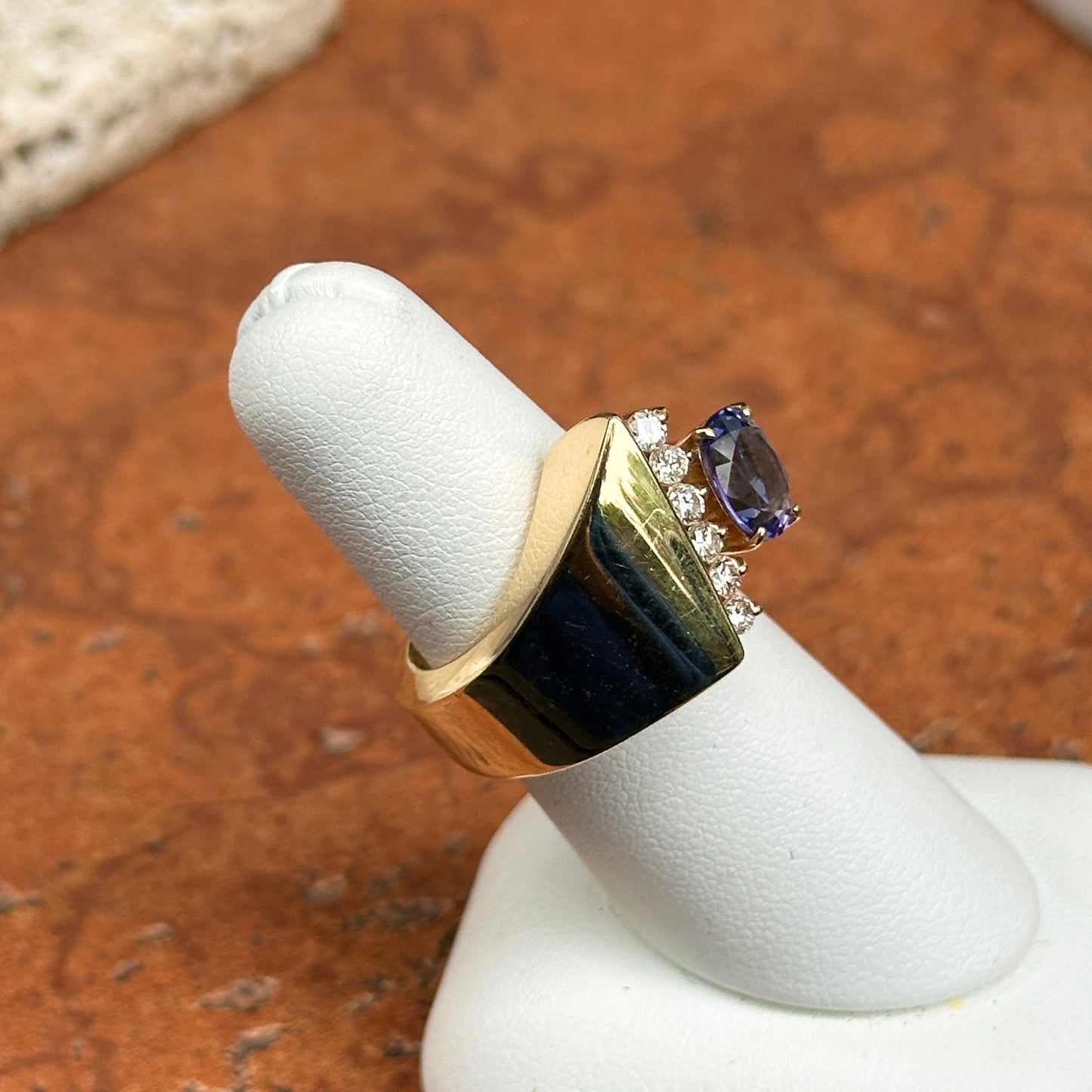 Estate 14KT Yellow Gold Oval Tanzanite and Round Diamond Ring