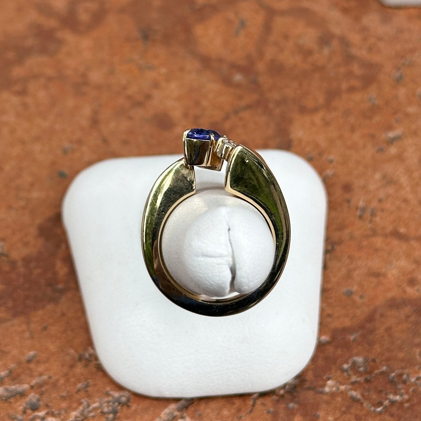 Estate 14KT Yellow Gold Oval Tanzanite and Round Diamond Ring