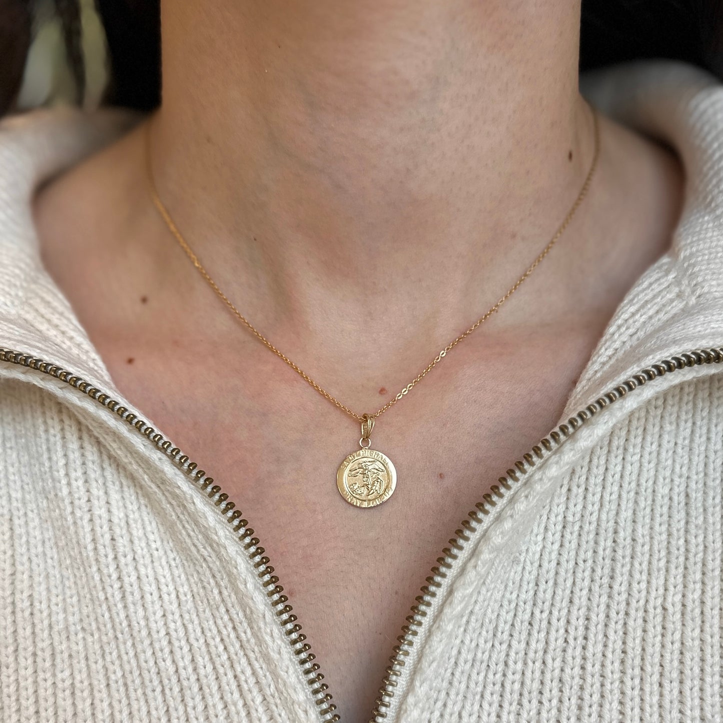 10KT Yellow Gold Round St.Michael Medal Pendant Charm 14.87mm