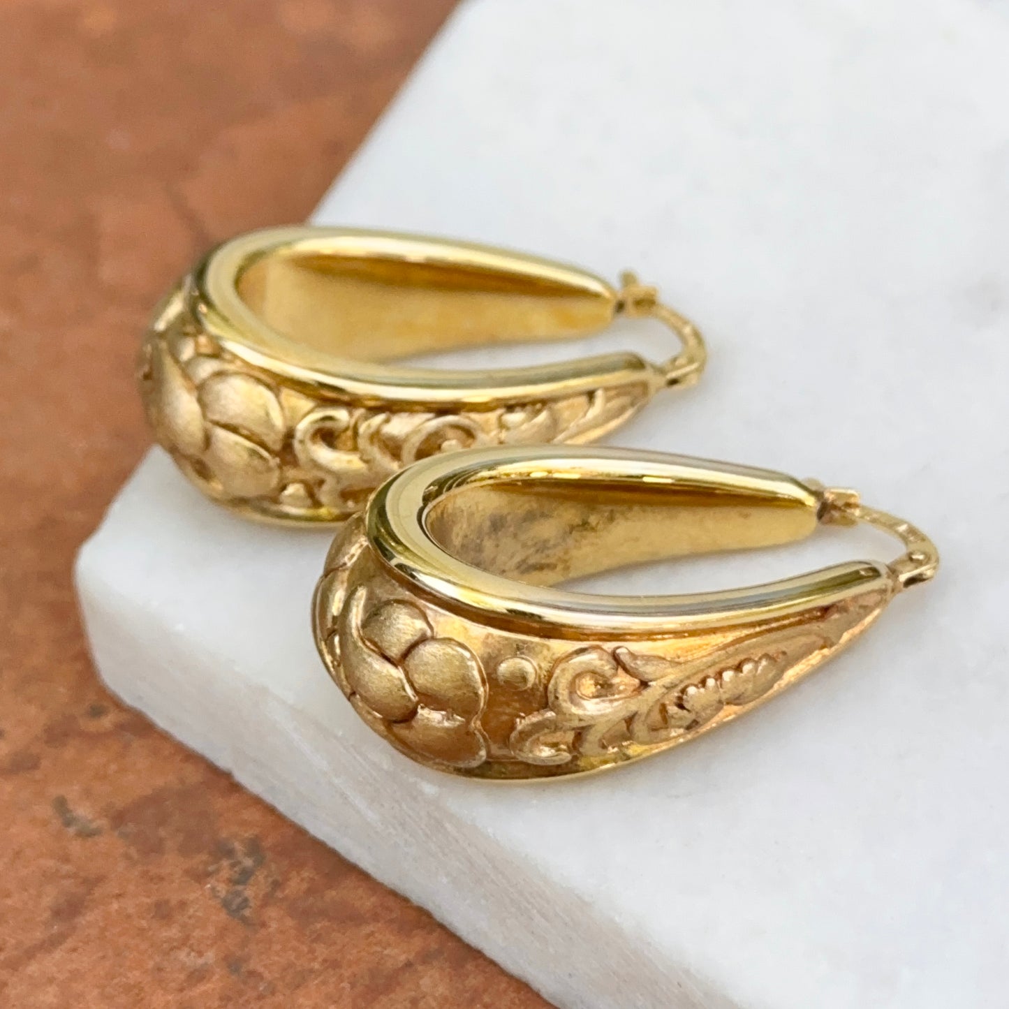 Vintage 14KT Yellow Gold Hoop Earrings Matte and Shiny Hollow Floral Design