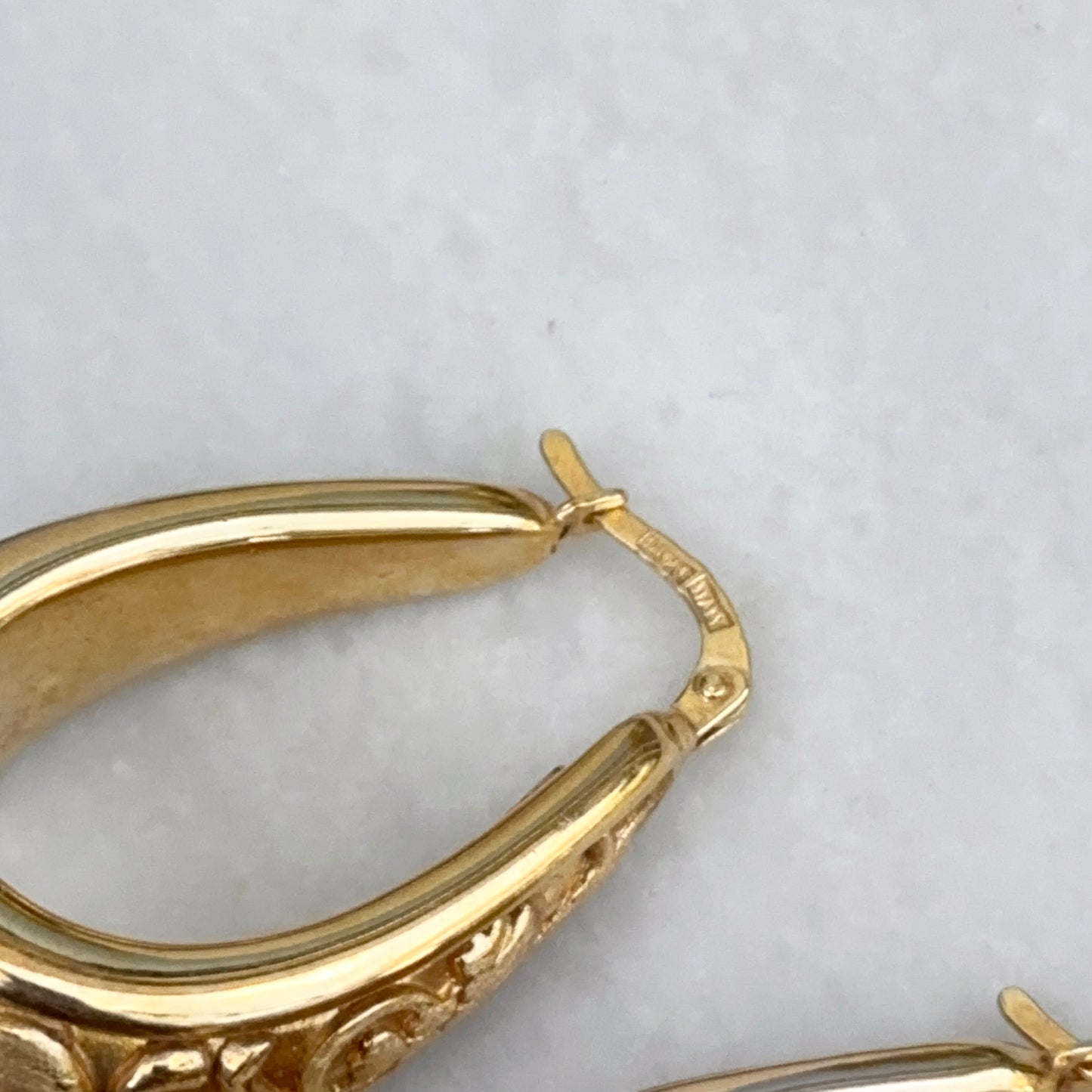 Vintage 14KT Yellow Gold Hoop Earrings Matte and Shiny Hollow Floral Design