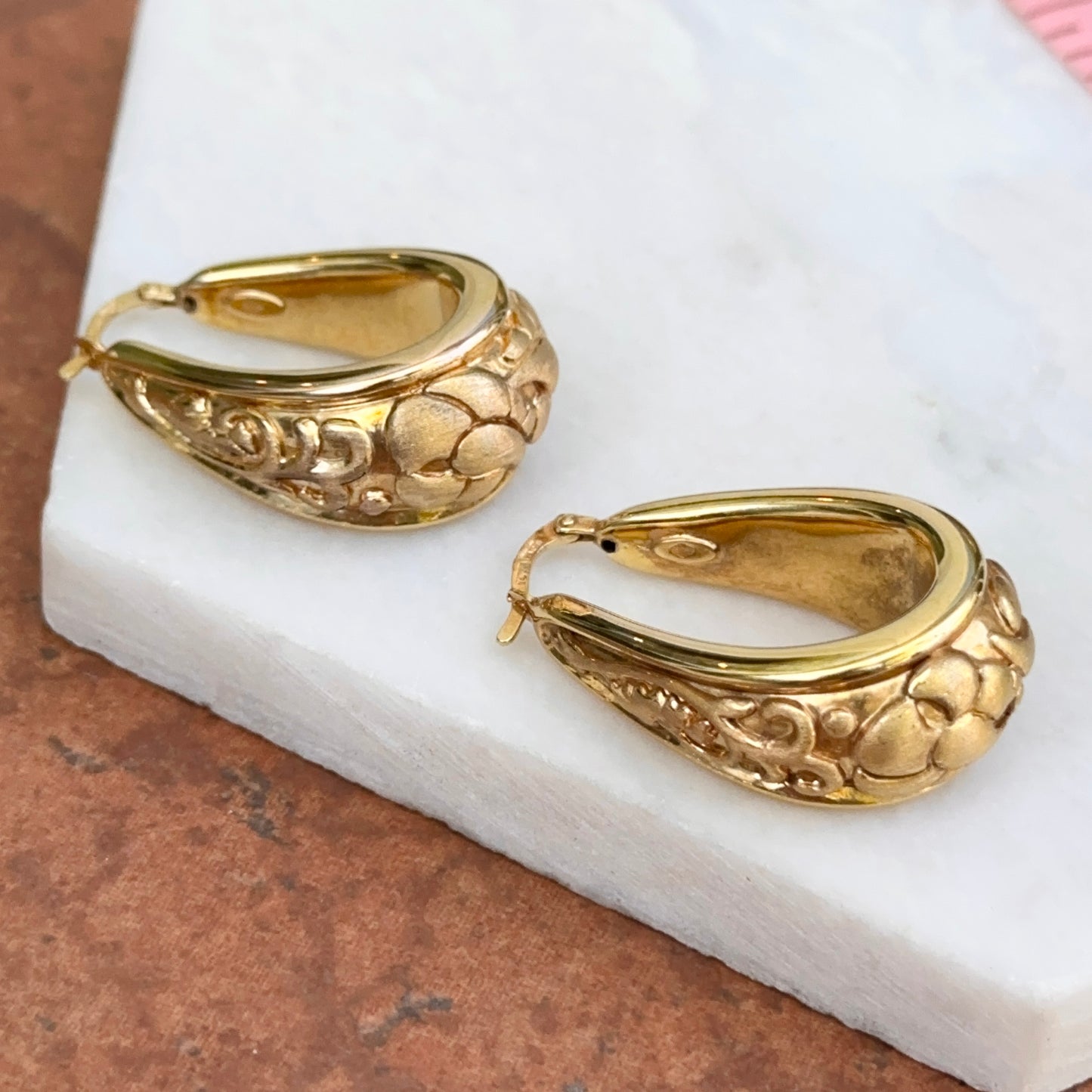 Vintage 14KT Yellow Gold Hoop Earrings Matte and Shiny Hollow Floral Design