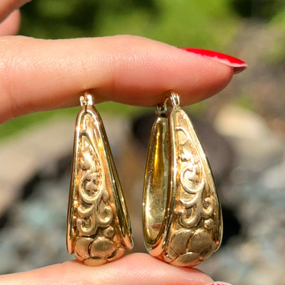Vintage 14KT Yellow Gold Hoop Earrings Matte and Shiny Hollow Floral Design