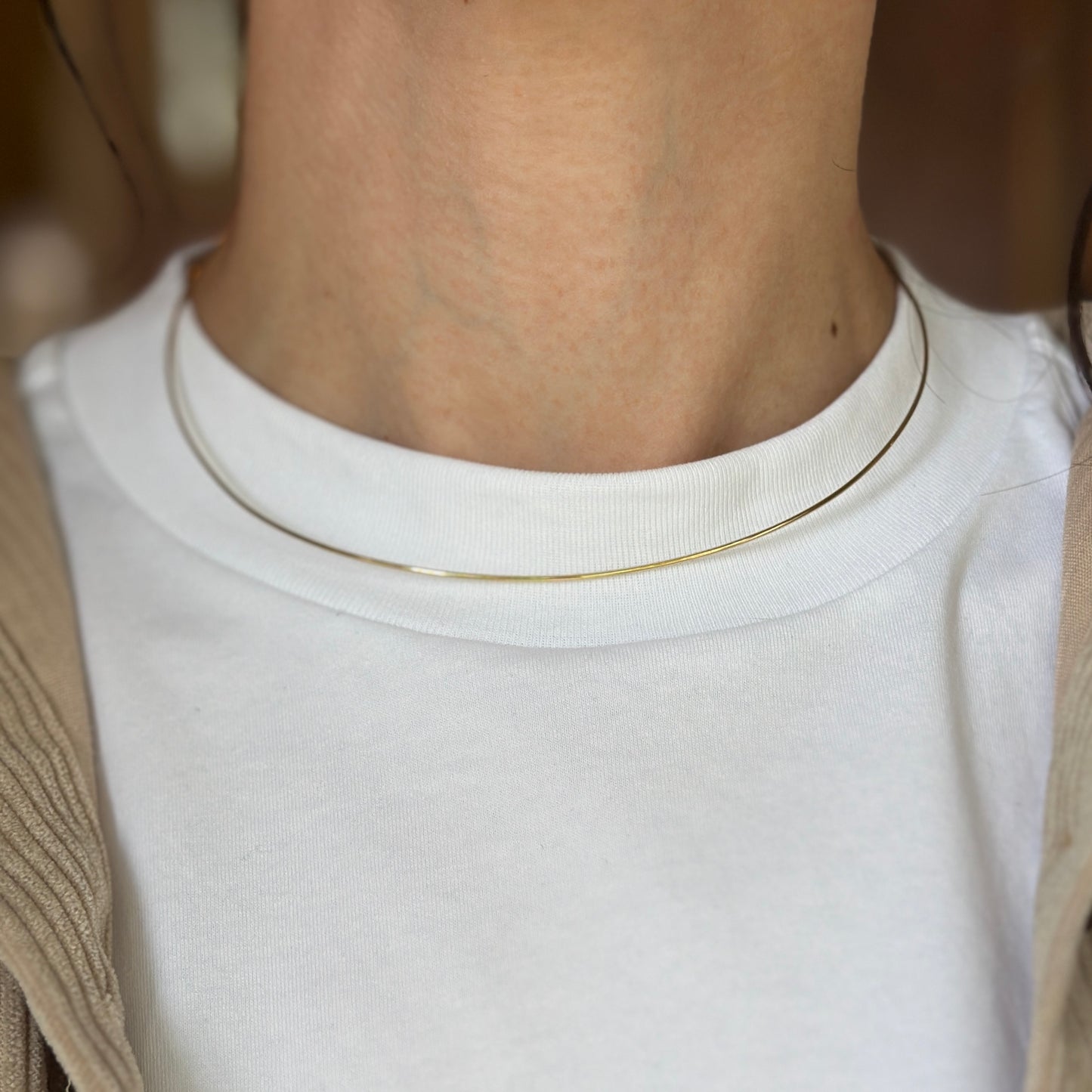 14KT Yellow Gold Round 1mm Hard Collar Necklace 15"