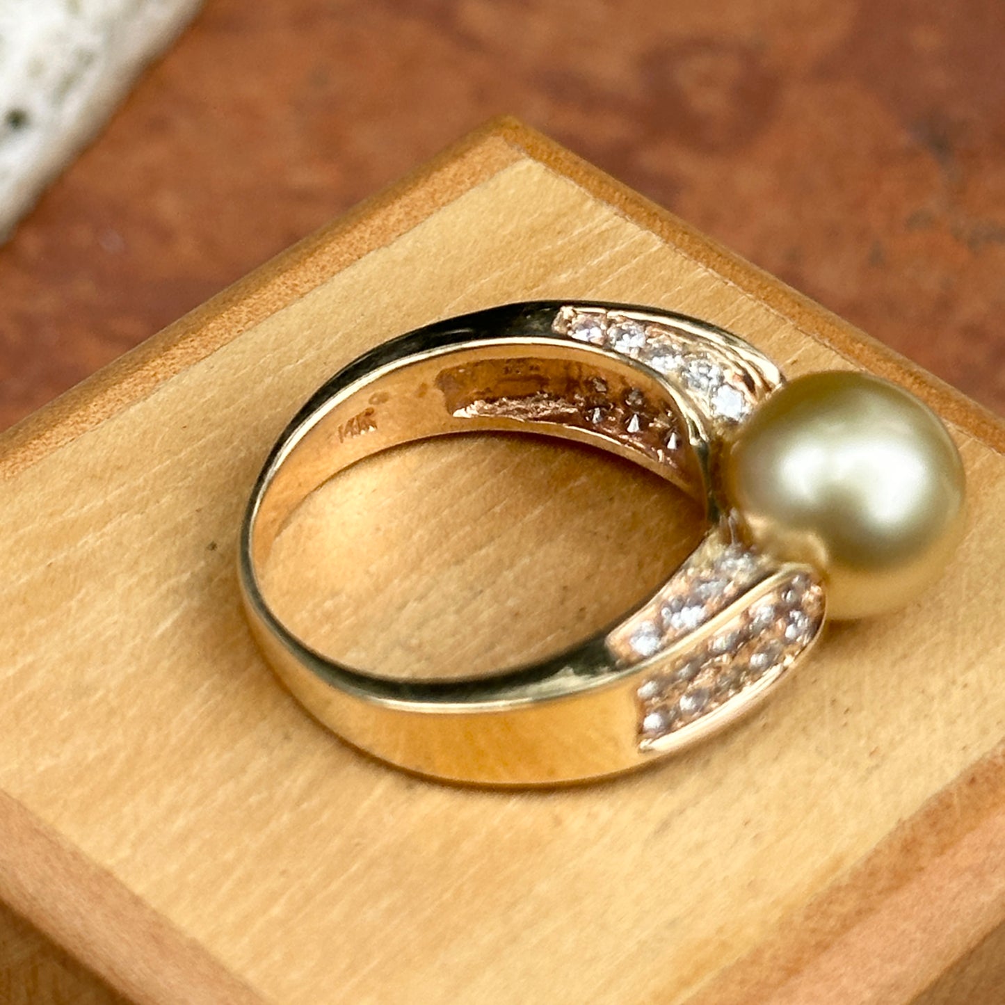 14KT Yellow Gold Yellow Pearl + Round Pave Diamond Ring