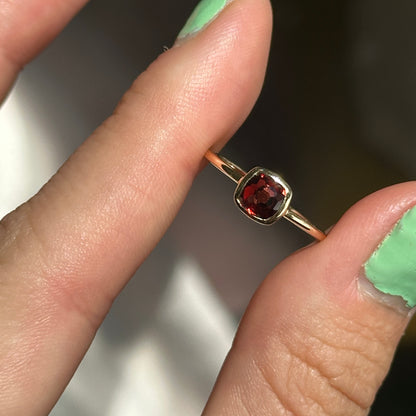 14KT Yellow Gold Bezel Garnet Thin Band Ring