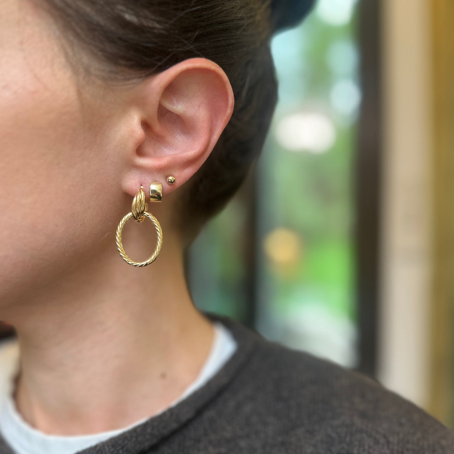 10KT Yellow Gold Ribbed Oval Door Knocker Post Dangle Earrings