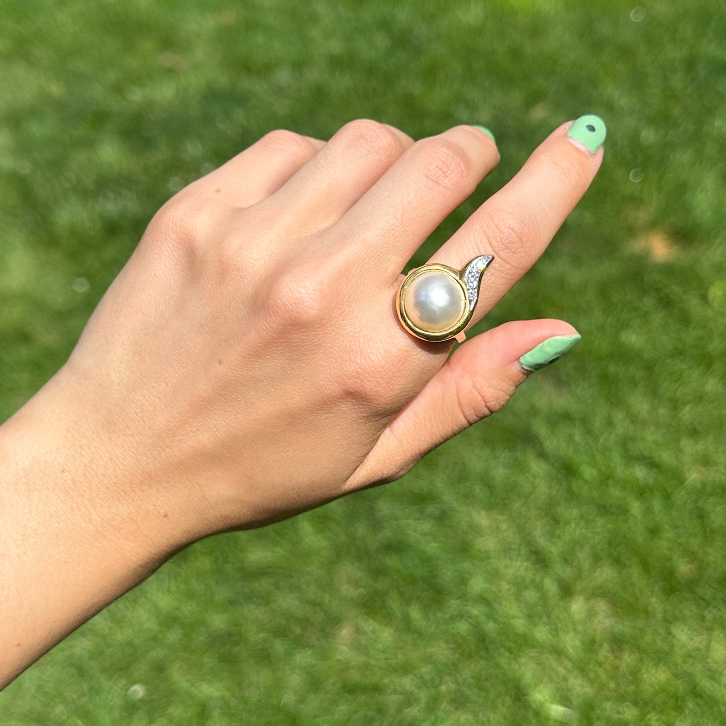 Estate 18KT Yellow Gold Round Mabe Pearl + Diamond Ring