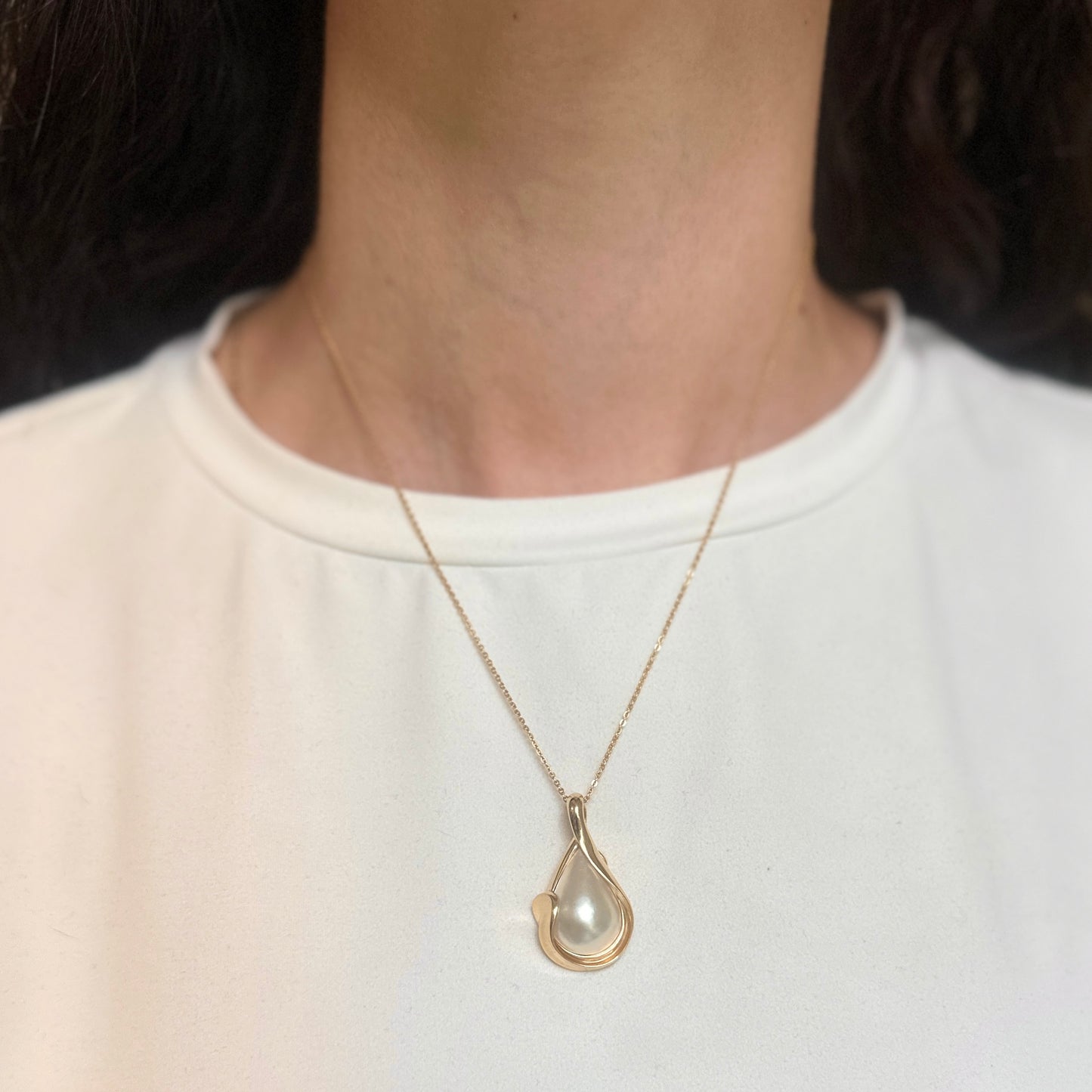 Estate 14KT Yellow Gold Teardrop Mabe Pearl Pendant Enhancer