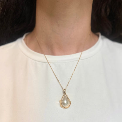 Estate 14KT Yellow Gold Teardrop Mabe Pearl Pendant Enhancer
