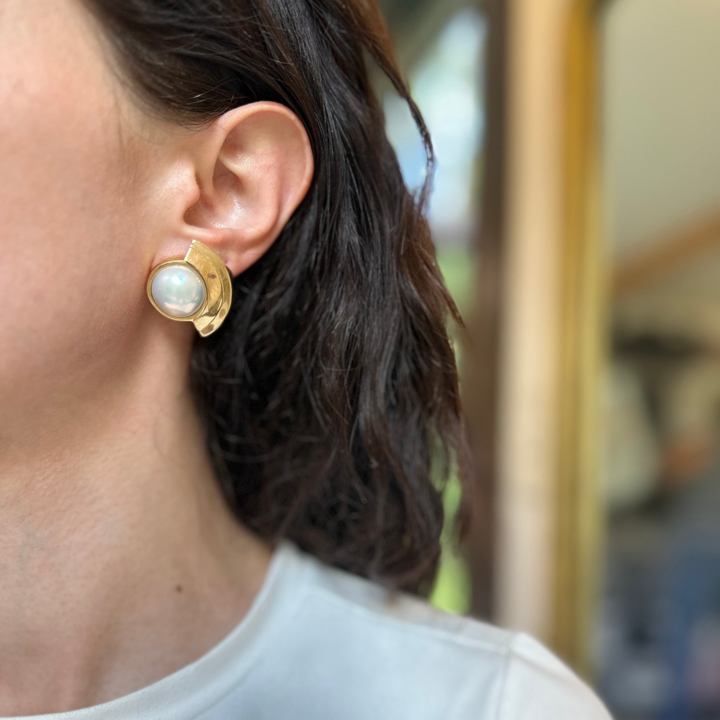 Estate 14KT Yellow Gold Round Mabe Pearl Free-Form Earrings