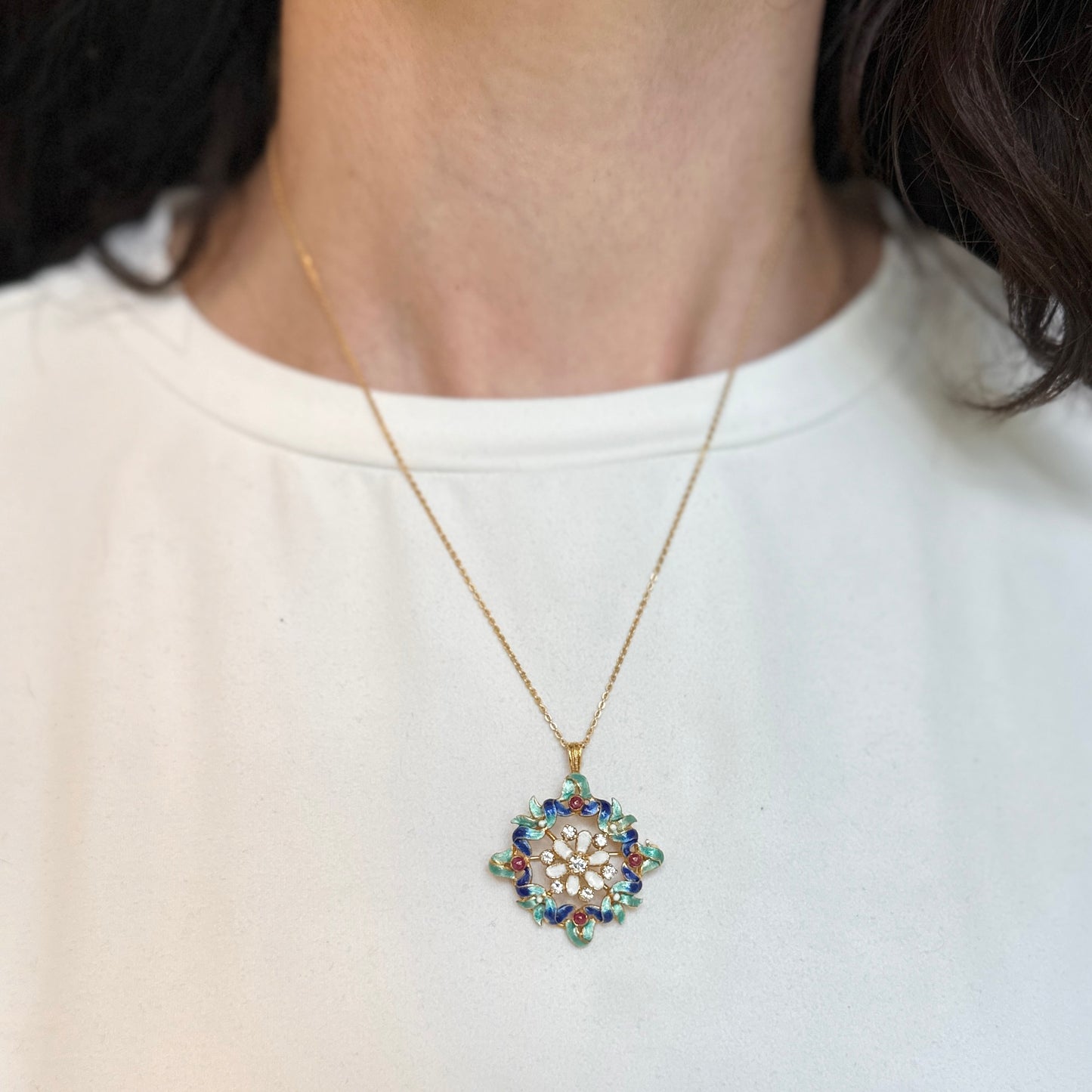 Estate 14KT Yellow Gold Round Diamond and Cabochon Ruby Enamel Pin Pendant