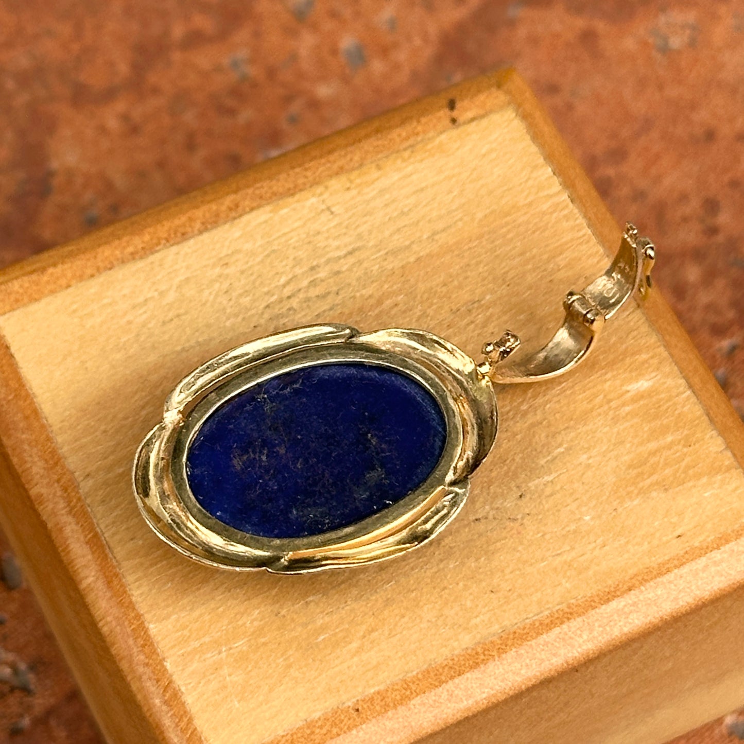 Estate 14KT Yellow Gold Oval Lapis Lazuli Bezel Pendant