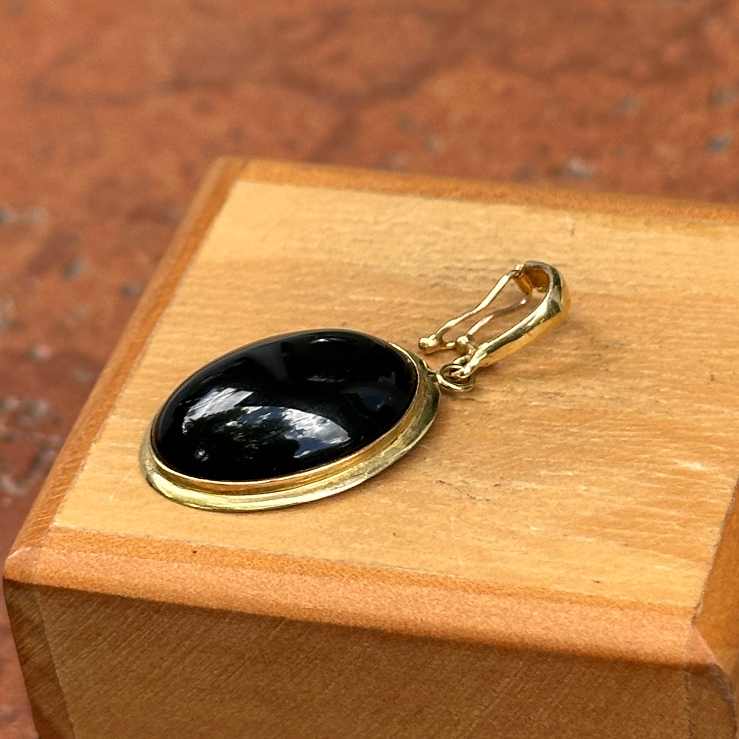 Estate 14KT Yellow Gold Oval Onyx Bezel Pendant Enhancer 32mm