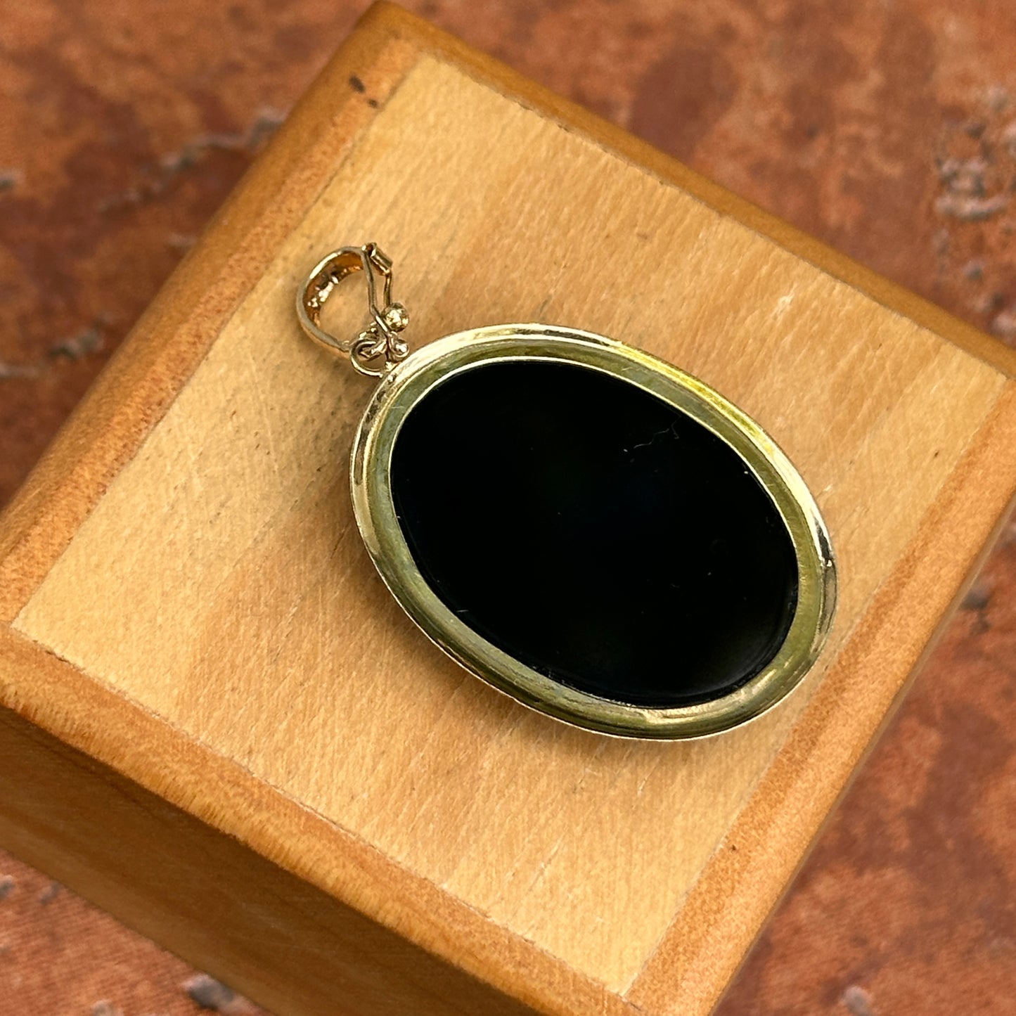 Estate 14KT Yellow God Oval Black Onyx Pendant Enhancer 38mm