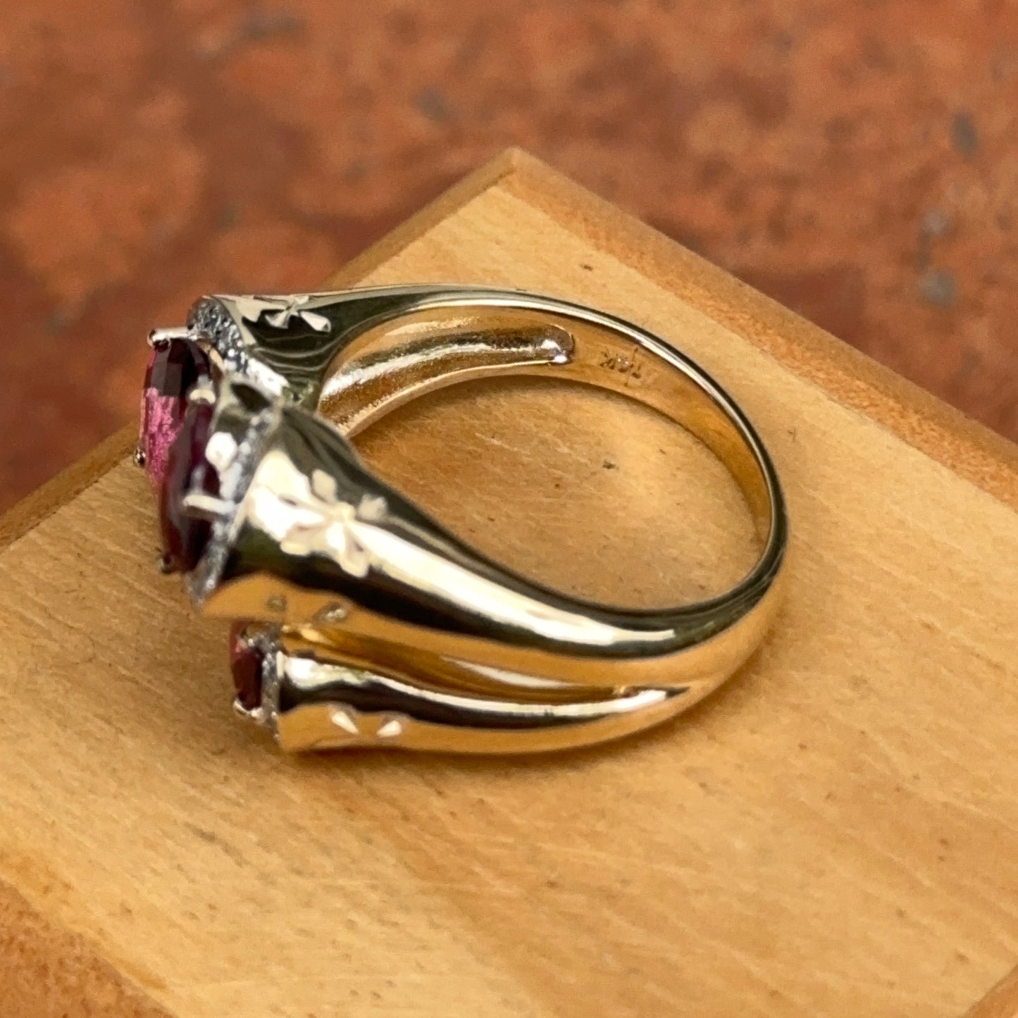 Estate 14KT Yellow Gold Checkerboard Rhodolite Garnets + Diamond Halo Band Ring